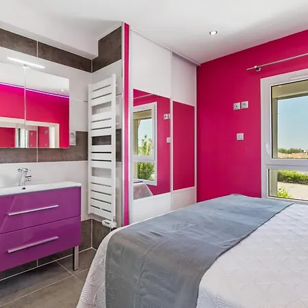 Emplacement N°1 Port Nature 4, Coursive Vue Mer, 2eme Etage, Village Naturiste Appartement